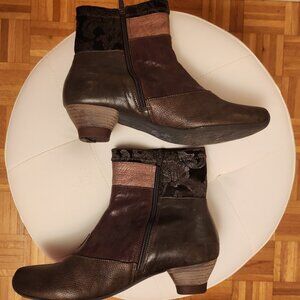 Think! Brown Metallic Leather brocade Detail Zip Comfort US 9 EU 39 Bootie